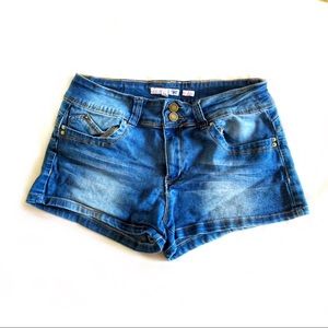 YMI Wanna Betta Butt stretchy denim shorts size 11 Juniors